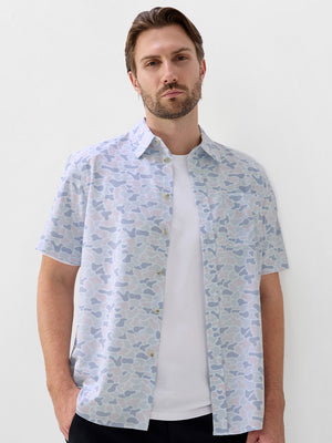 Camisa de verano con estampado elegante