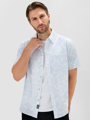 Camisa de verano con estampado elegante